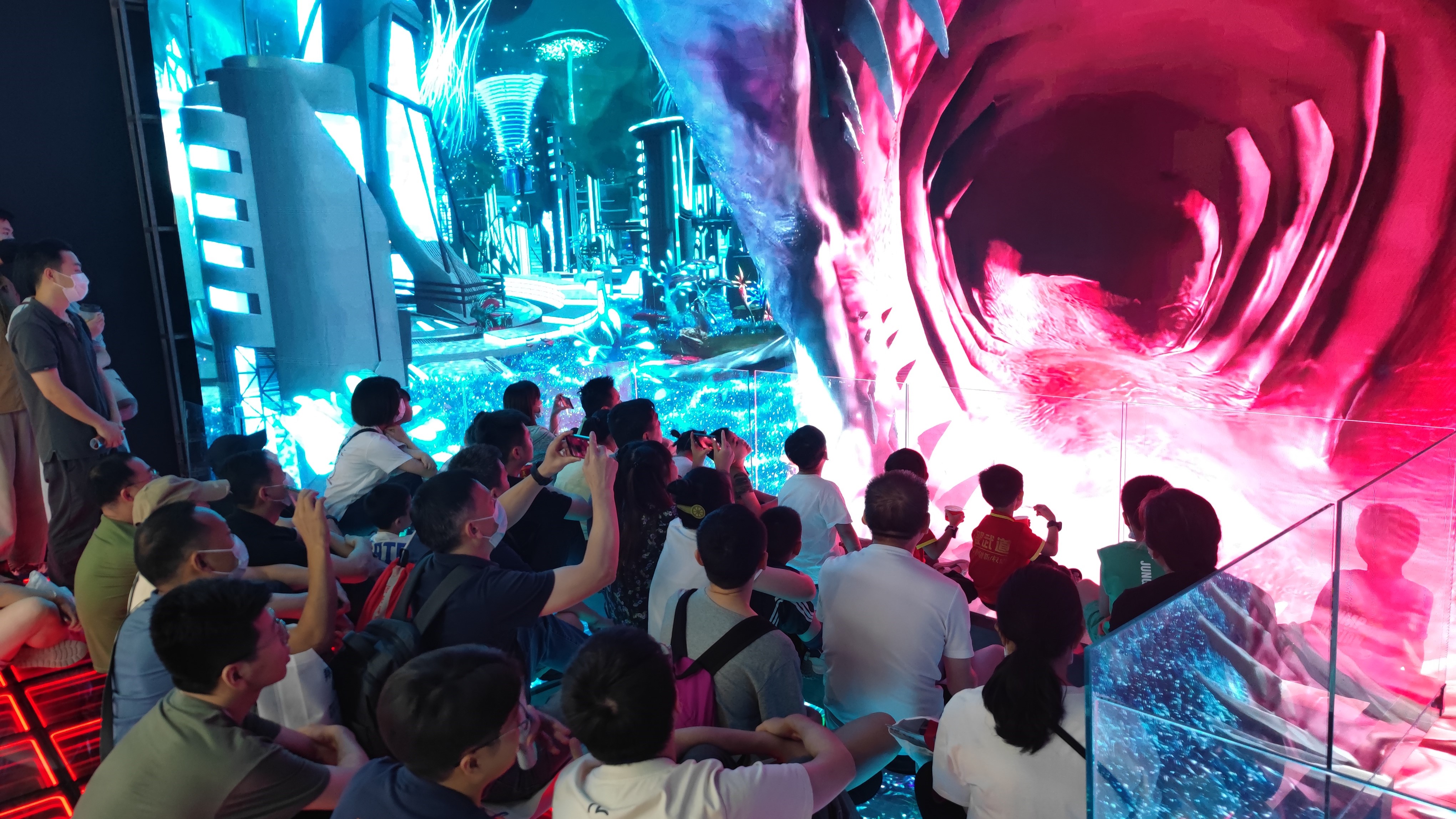 科技重塑文旅体验：超元力裸眼悬空玻璃剧场，开启沉浸式文旅新范式新闻封面